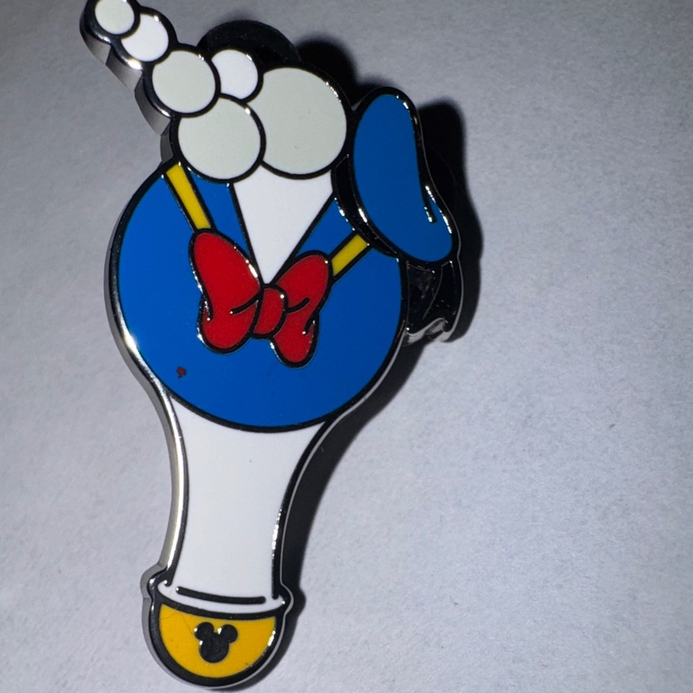 Disney Bubble Wand Donald Buck Hidden Mickey Wave B  Trading Pin 2025